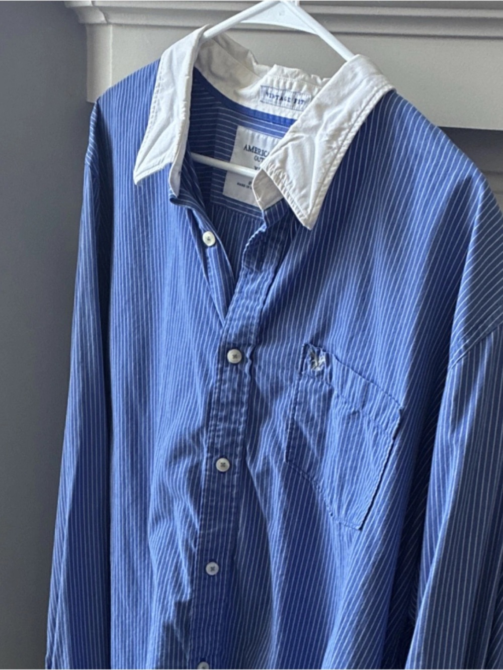 American Eagle Y2K Men’s Blue Stripe Button-Up Shirt with White Collar